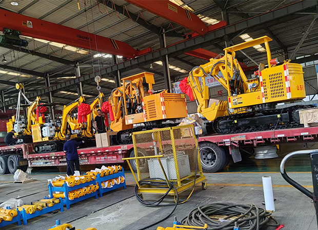 山东矿安机电有限公司自主研发的一批液压挖掘机成功发货